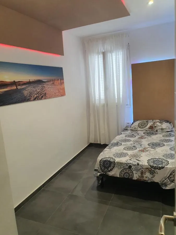 Louti'S Apartment La Pineda Spain